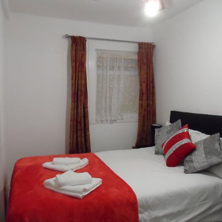 Metro House Star Accommodation Лондон Екстериор снимка