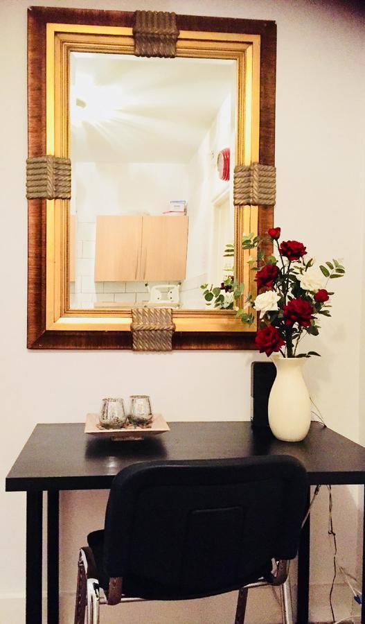 Metro House Star Accommodation Лондон Екстериор снимка