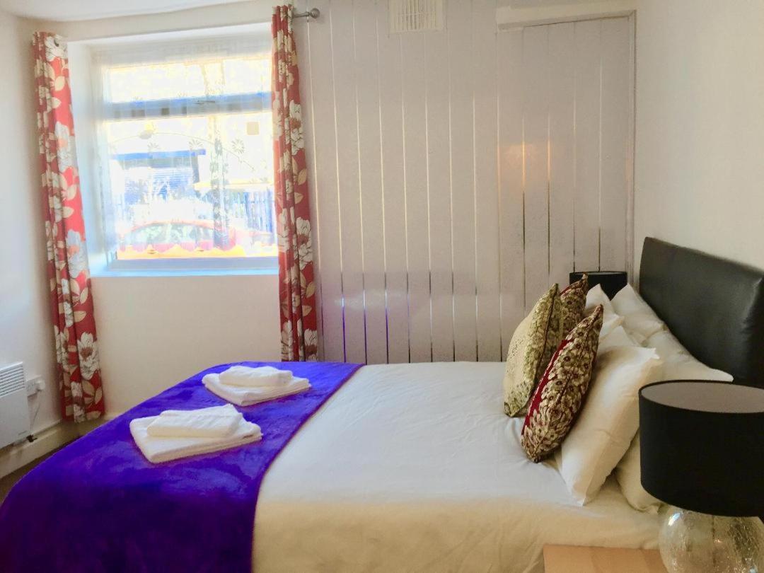 Metro House Star Accommodation Лондон Екстериор снимка